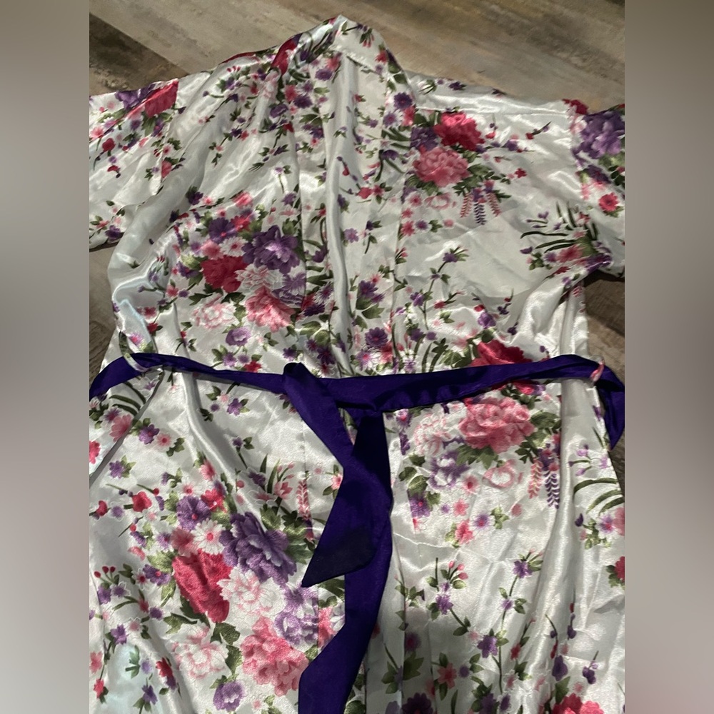 Floral Satin Robe - Picture 3 of 5